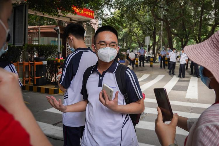 新澳门历史开奖记录查询表和济南父子一起高考与父子一起参加高考