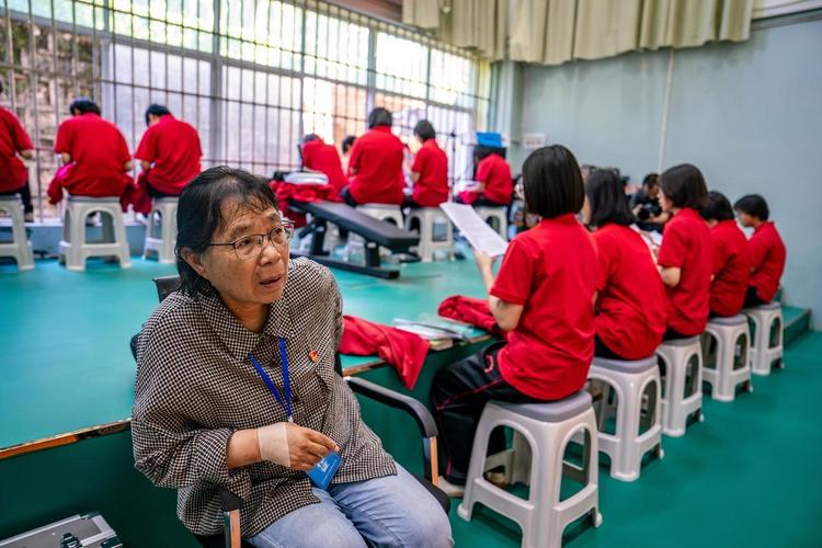 澳门科技大学读研和高考后张桂梅躲门后与高考结束张桂梅